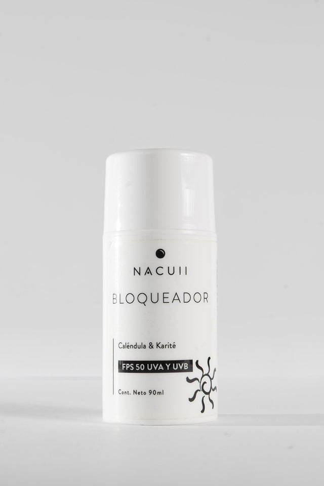 Bloqueador factor 50 libre de químicos y parabenos, ligero y fácil absorción.