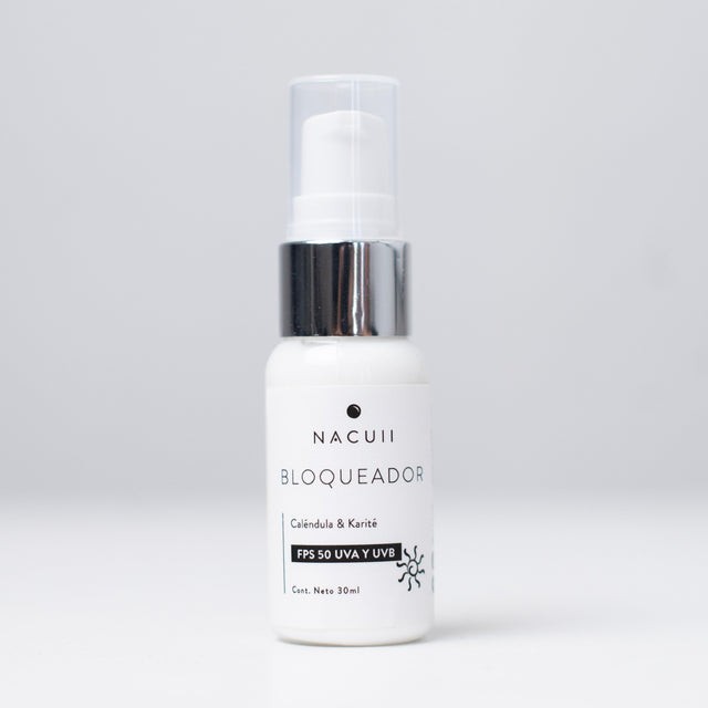 Bloqueador factor 50 libre de químicos y parabenos, ligero y fácil absorción.