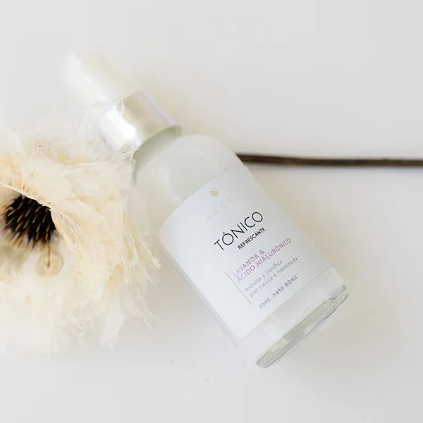 Tónico refrescante facial, refresca, reafirma e ilumina la piel.