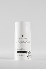 Bloqueador factor 50 libre de químicos y parabenos, ligero y fácil absorción. 