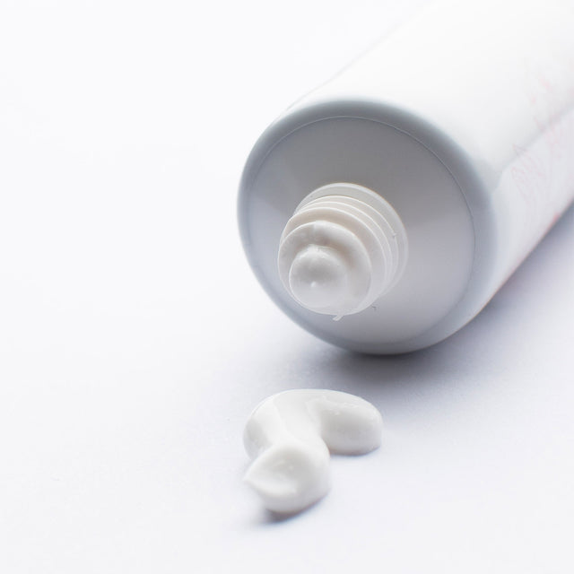 Crema hidratante facial efecto matificante especial para piel mixta o grasa. Ligera y de fácil absorción.