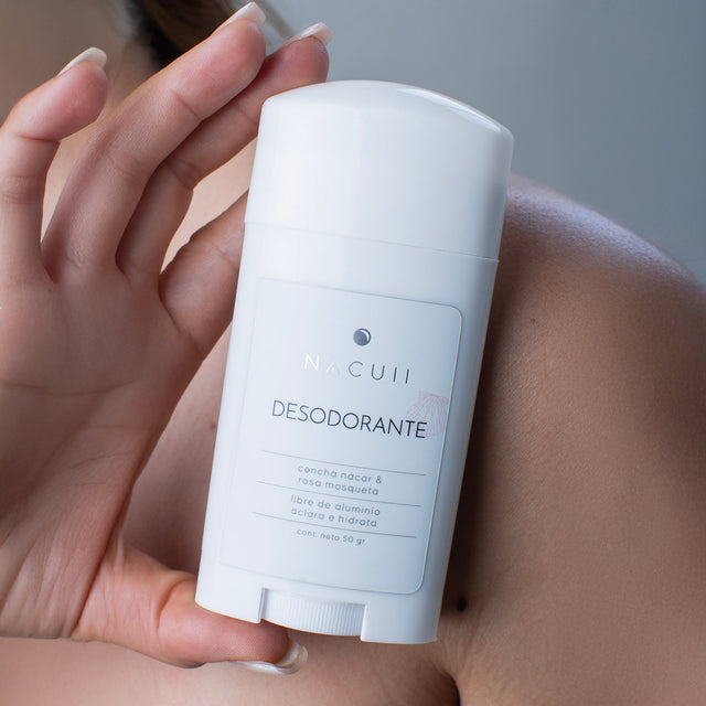 Desodorante natural, aclarante libre de aluminio y parabenos.