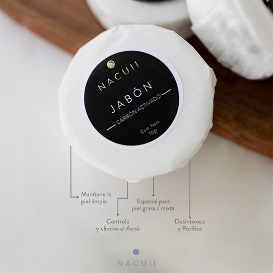 Jabón limpiador facial de carbón activado y té verde natural. Especial para piel grasa y con acné.Limpia e hidrata. 