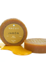 Jabón limpiador facial para piel mixta o grasa.