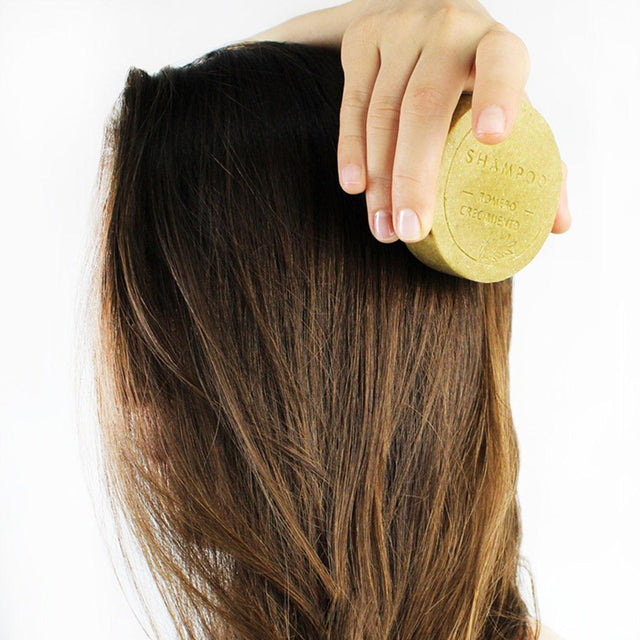 Shampoo libre de parabenos y químicos. Especial para hacer crecer el cabello, controlar la caída y engrosar el cabello.